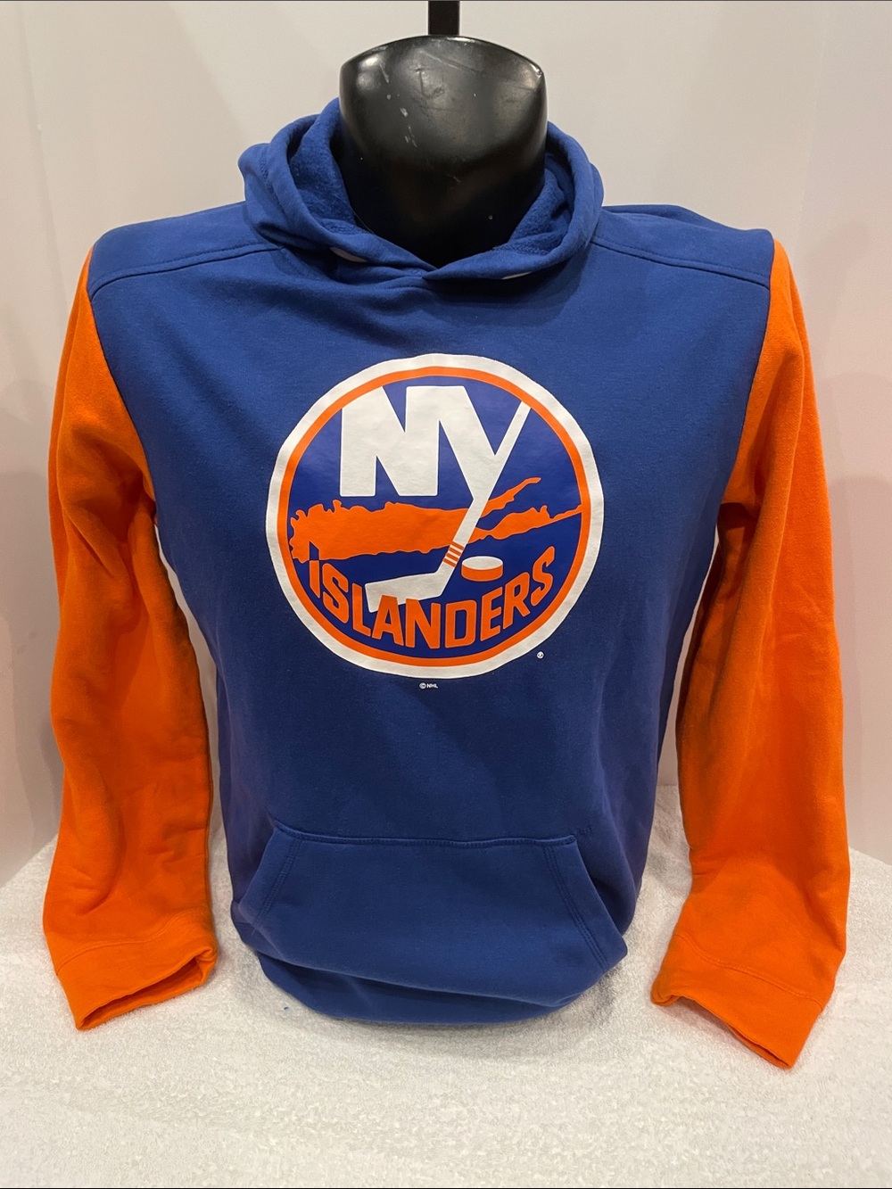 Adult Fanatics NHL New York Islanders Hoodie. NY Islanders Pullover Hoodie